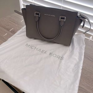 Michael Kors tote